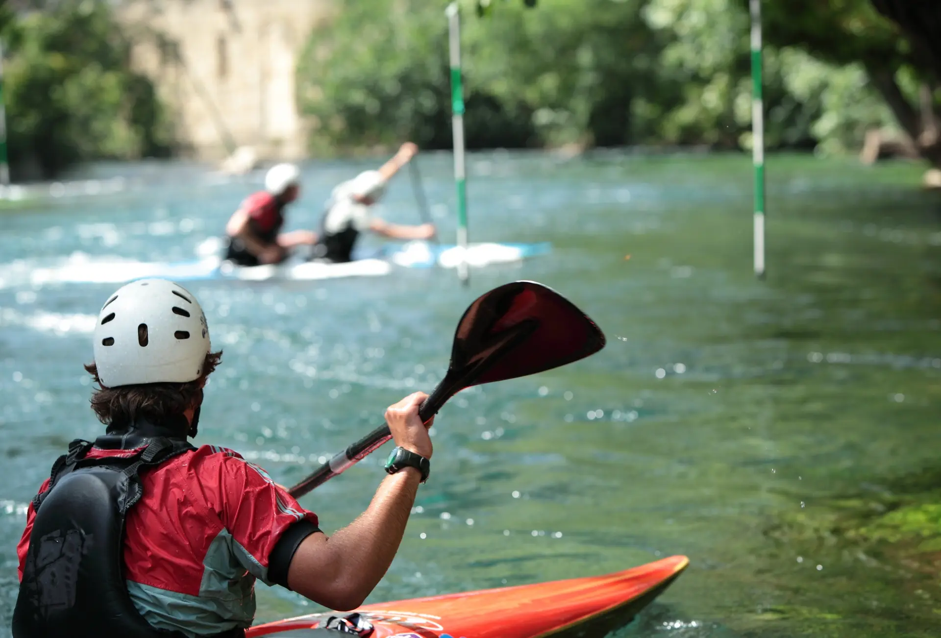 homme en kayak