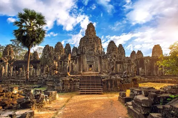 Le temple Bayon au coucher du soleil