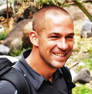 Théo, Directeur & foncdateur