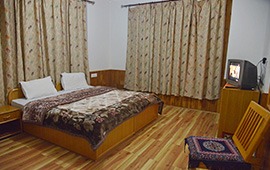 Barath Hotel & Guest House