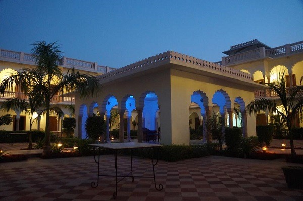 Hotel Surya Vilas Palace