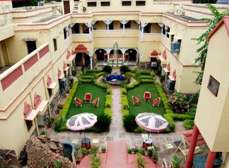 Ishwari Niwas