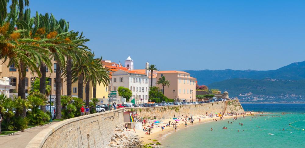Découvrir l’Île de Beauté avec des enfants : 4 recommandations incontournables