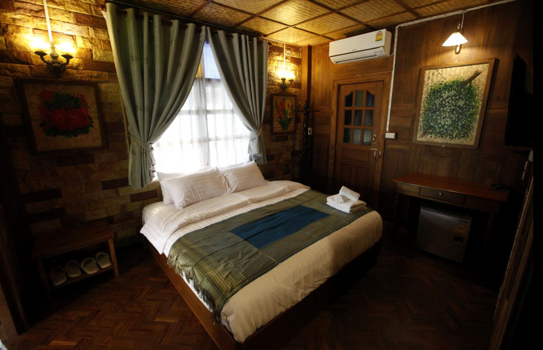 Baanthep Antique Homestay