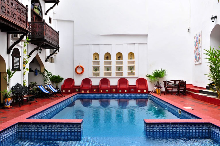 Dhow palace hotel