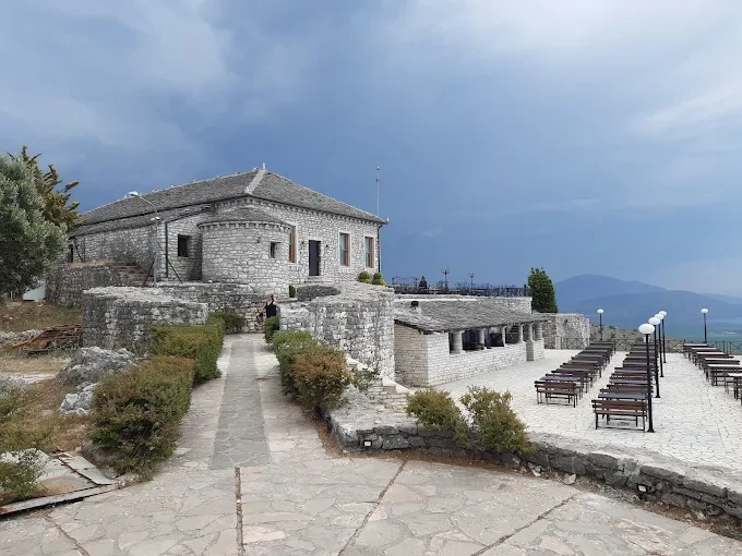 Château de Lëkurësi