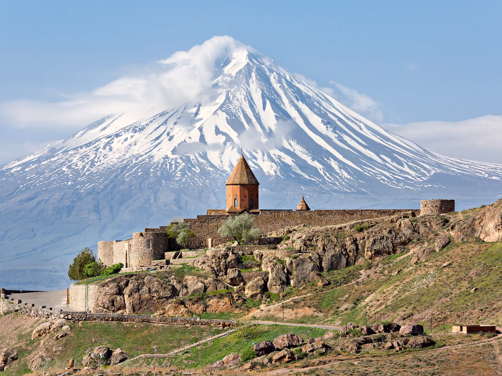 Ai piedi del monte Ararat