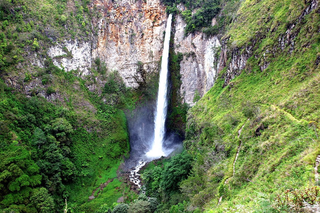 La cascade de Sipiso