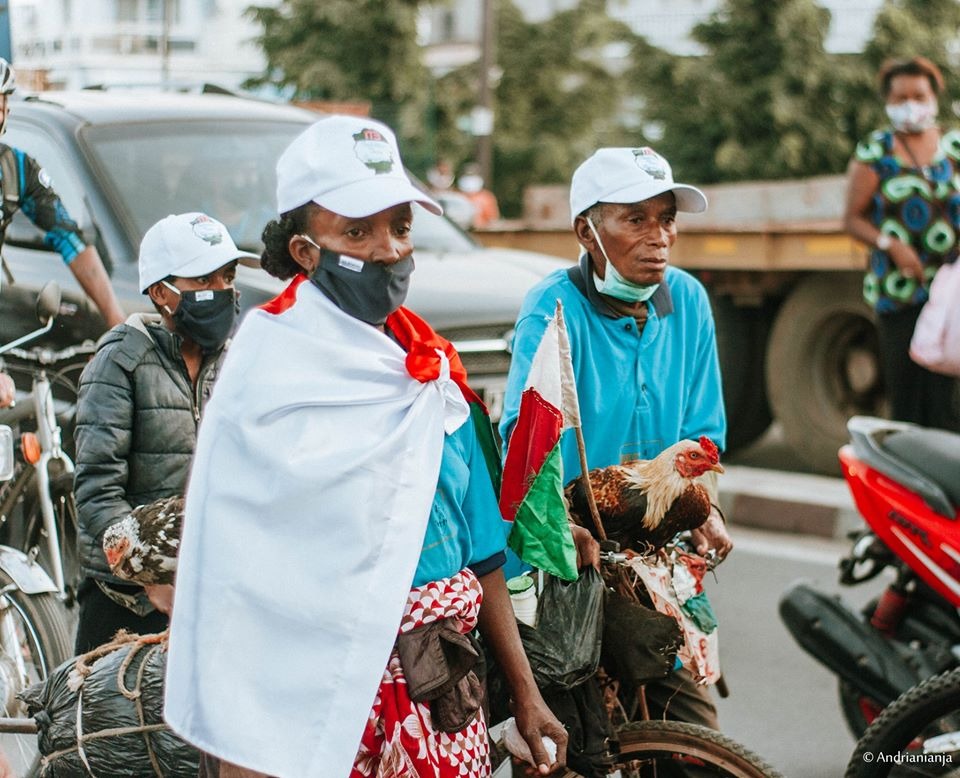 Zoto et son tour de Mada à pied : marcher jusqu’au bout de la terre avec et pour sa famille