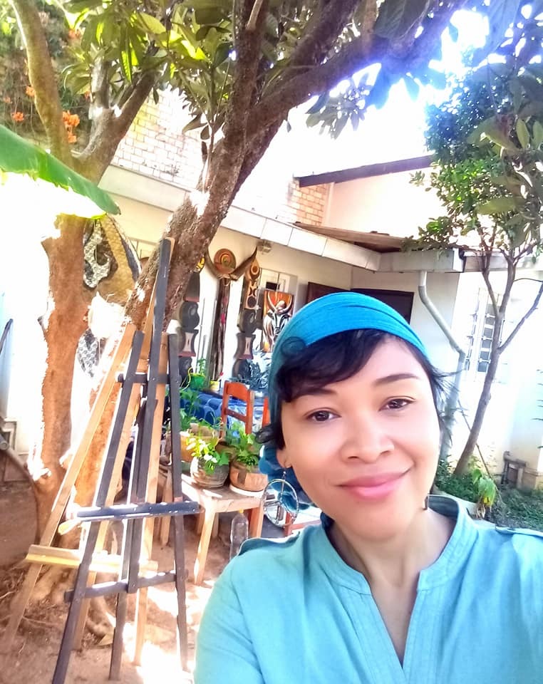Yasmine Fidimalala, une artiste à la couleur de ses toiles