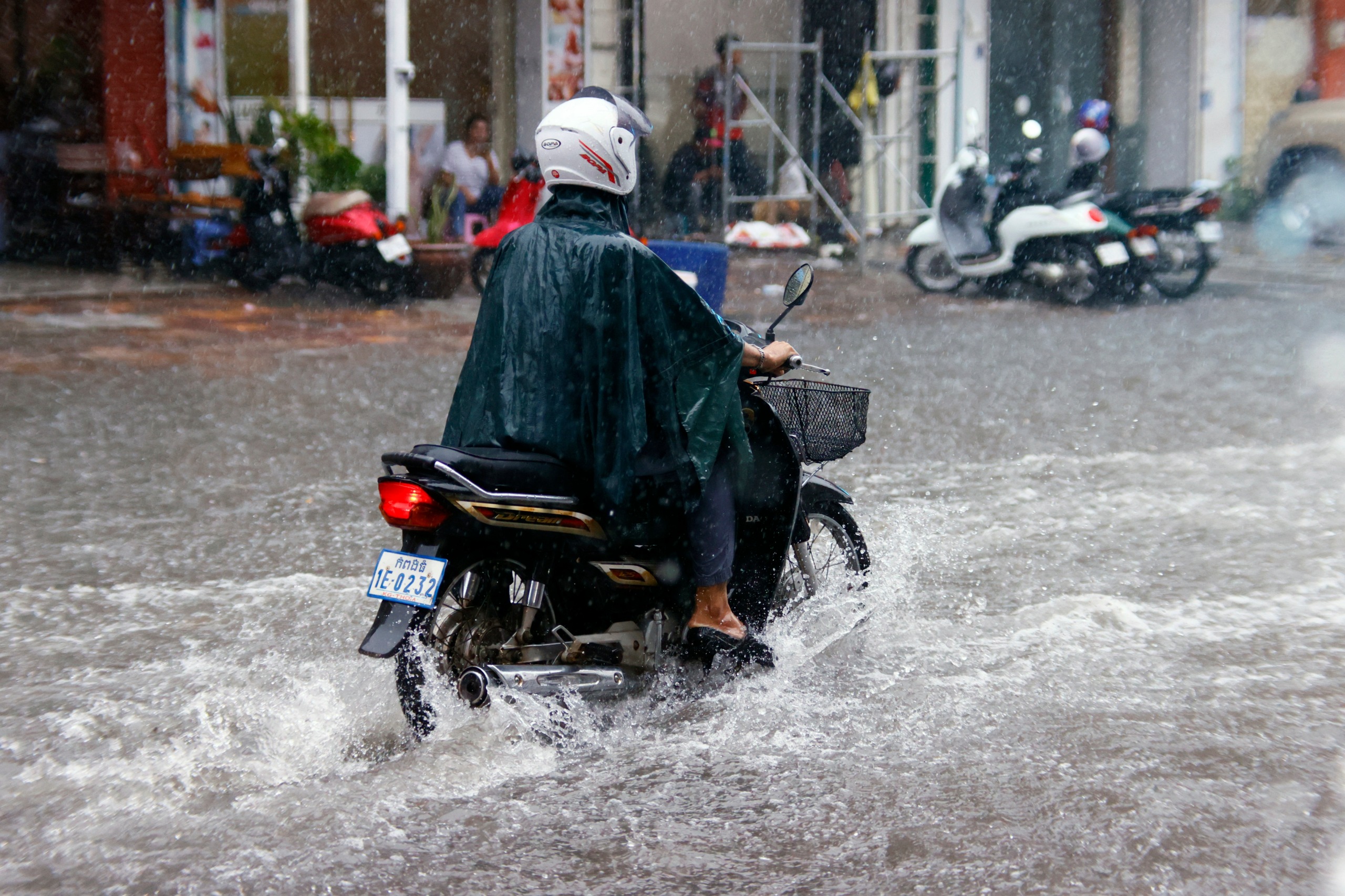 Traveling to Cambodia During the Rainy Season: Advantages (and Precautions to Take)