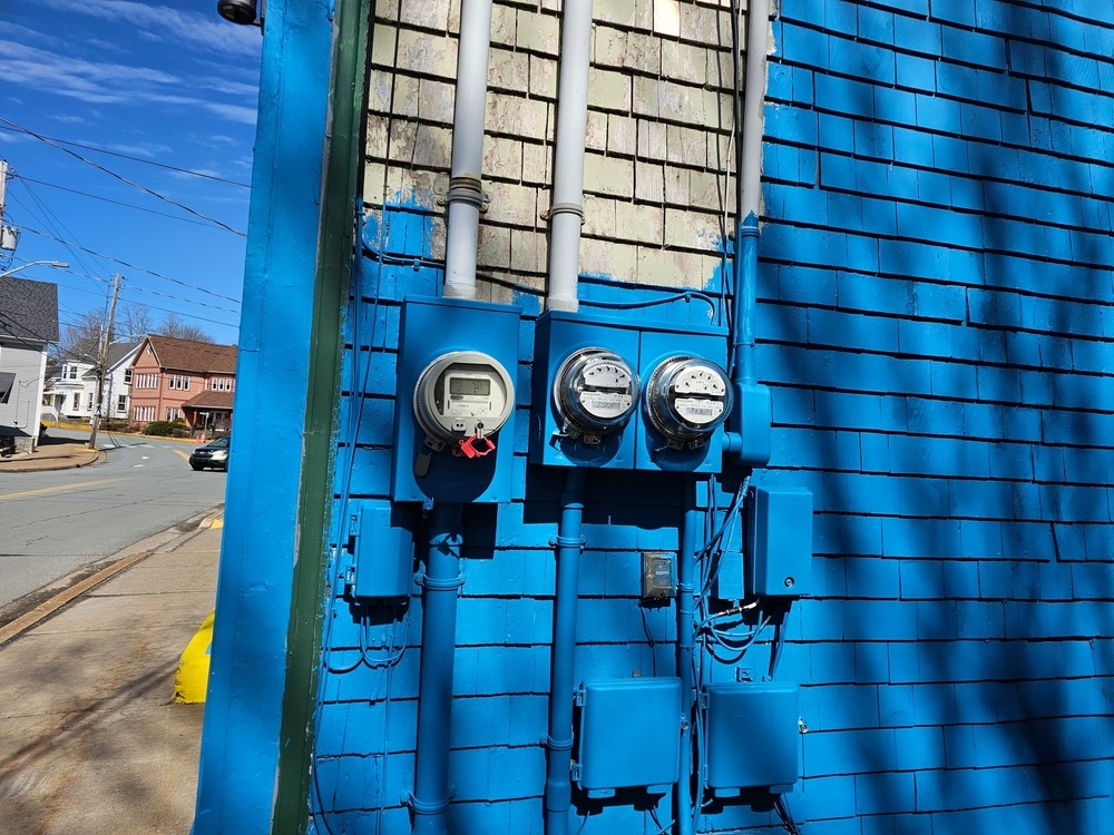 Électricité et prises en Nouvelle