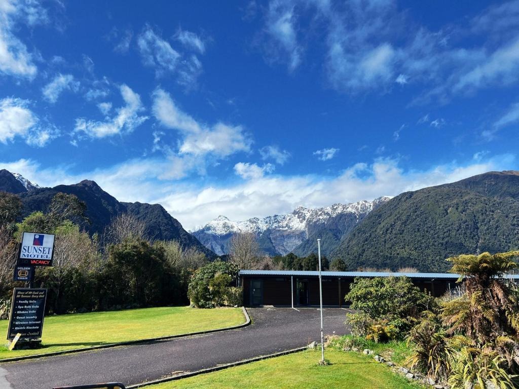Sunset Motel Fox Glacier