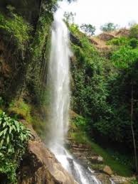 Montagnes et cascades