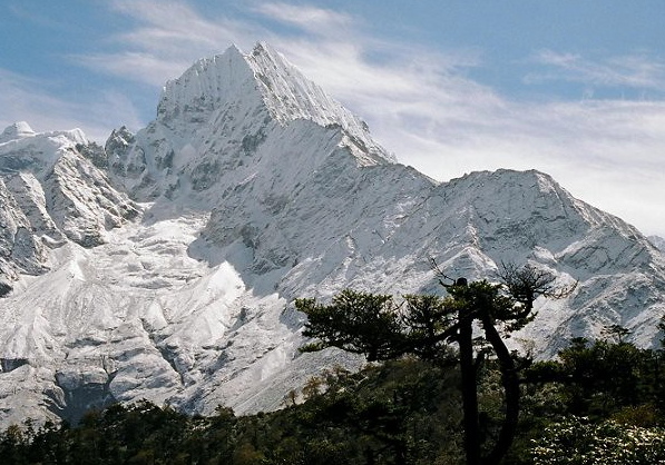 Le pic de Thamserku