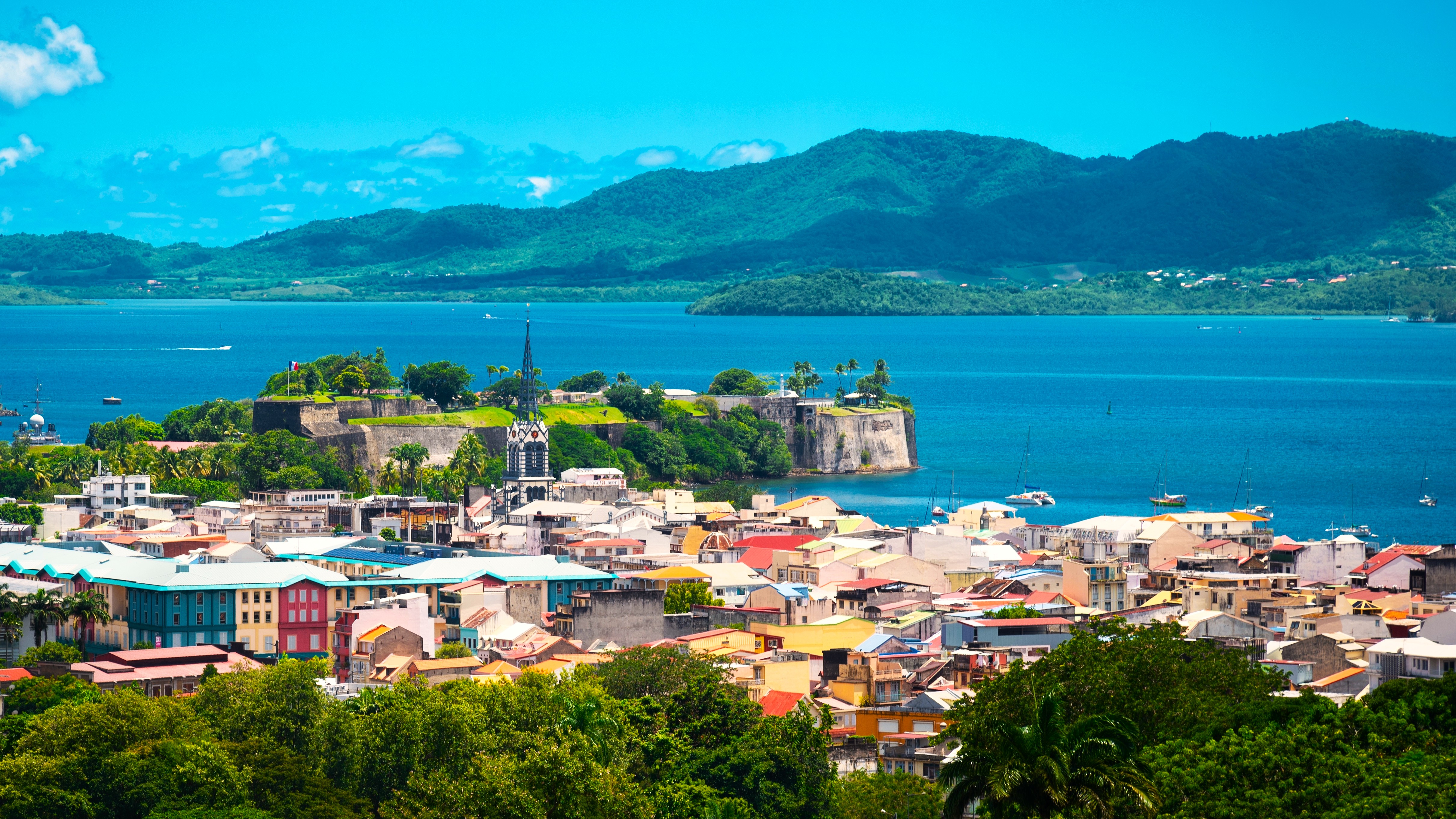 Paysage de la région Centre et Fort-de-France en Martinique