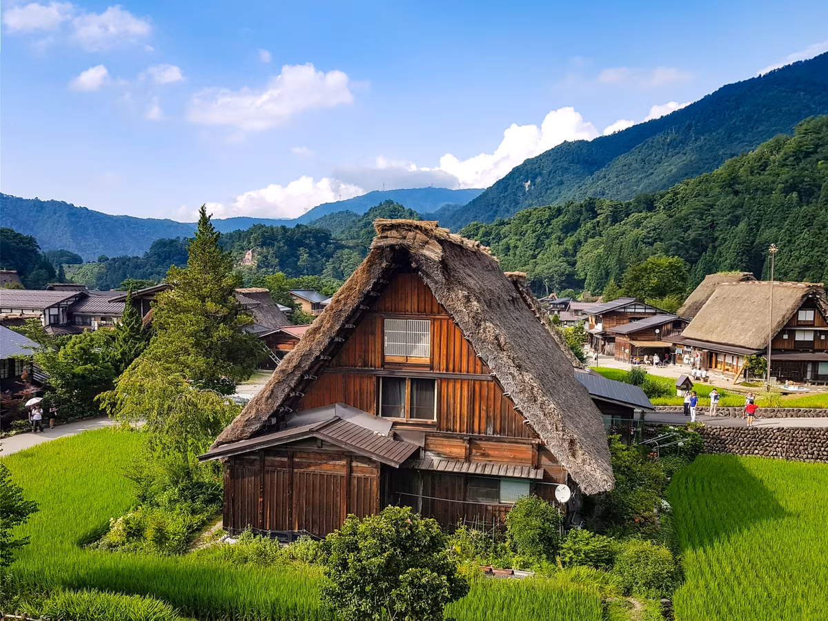 Intimate Japan