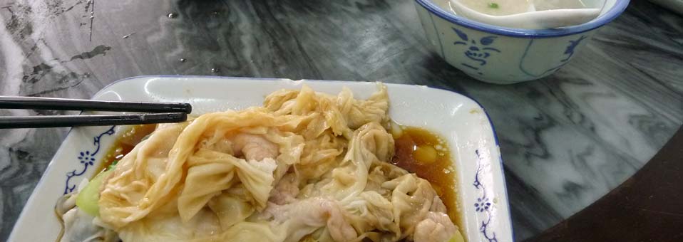 Pourquoi les chinois mangent-ils avec des baguettes ?