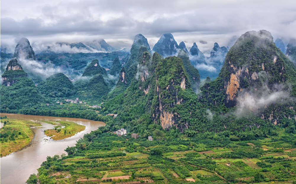 Aux Confins de la Chine