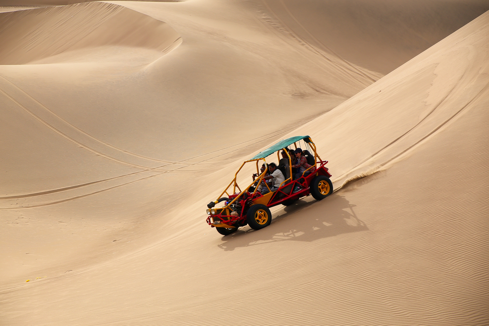 Buggy et sandboard à Huacachina