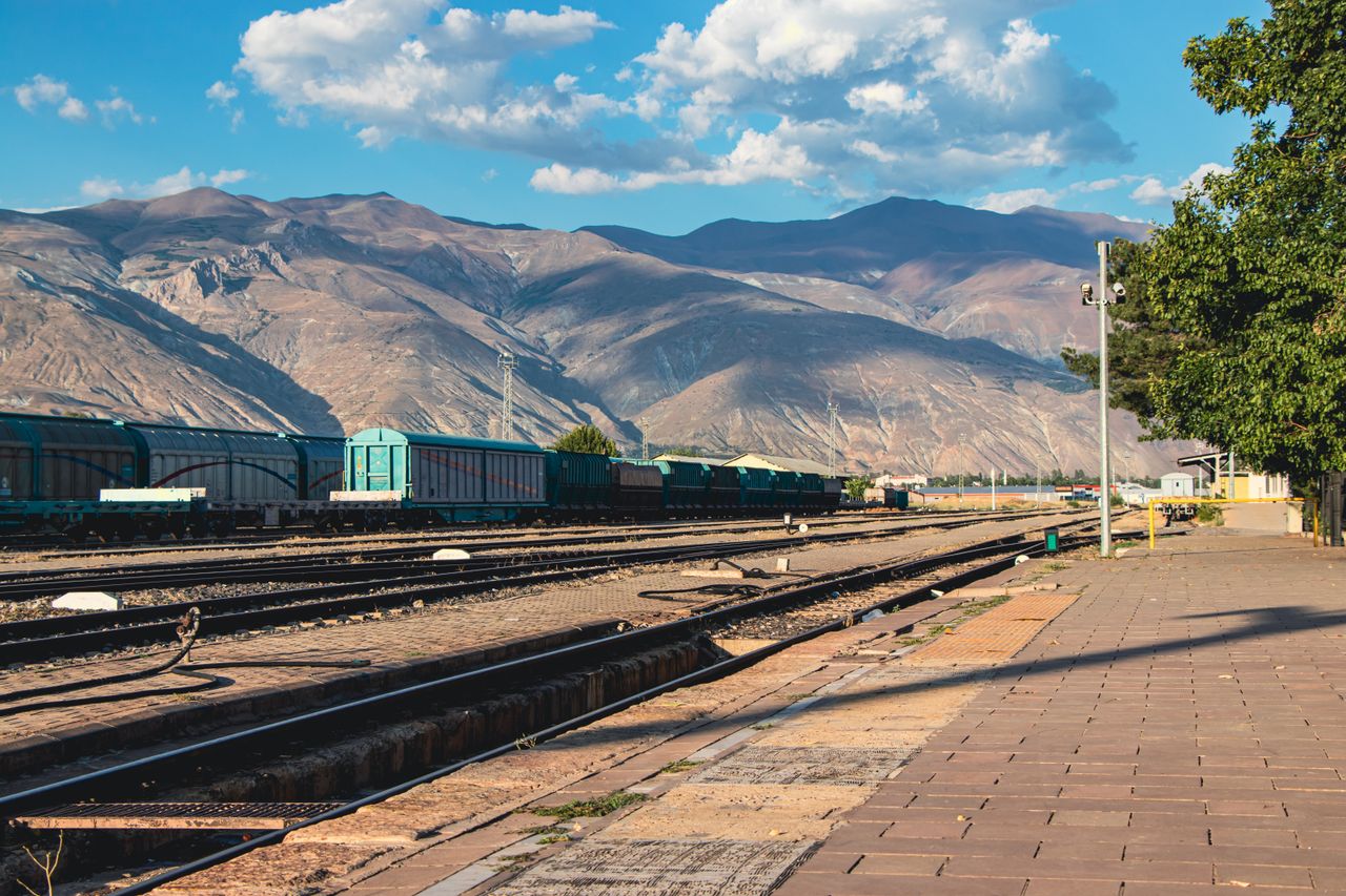 Train Station Ub