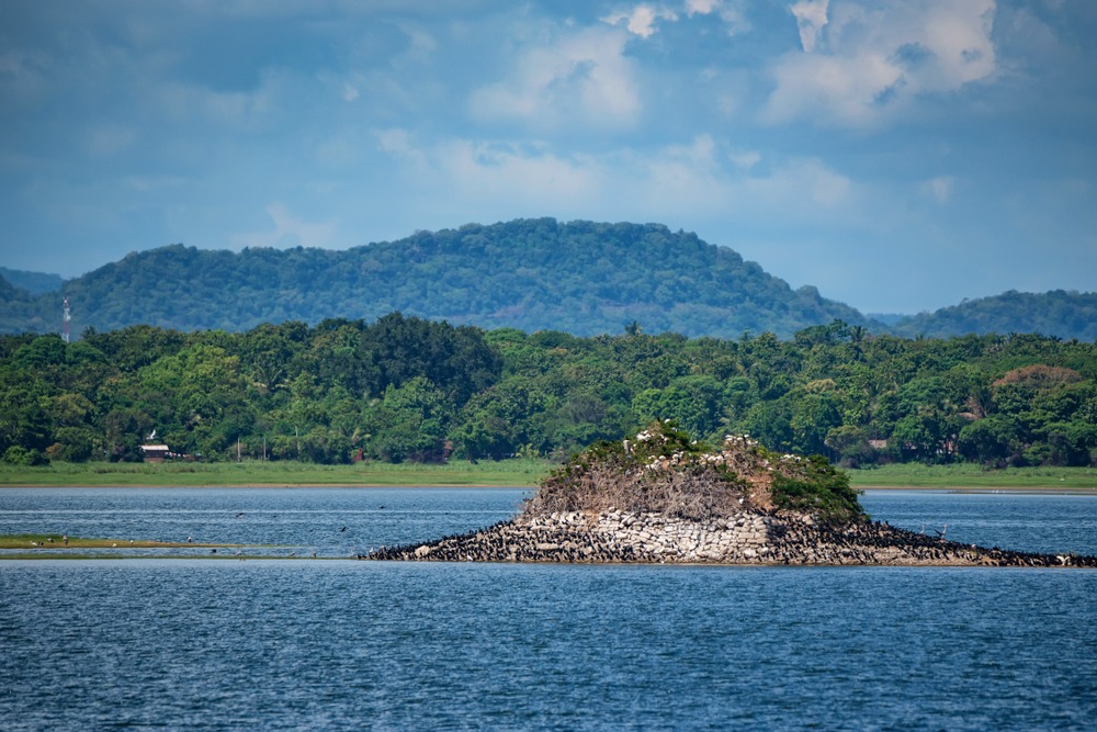 Parakrama Samudra Lake